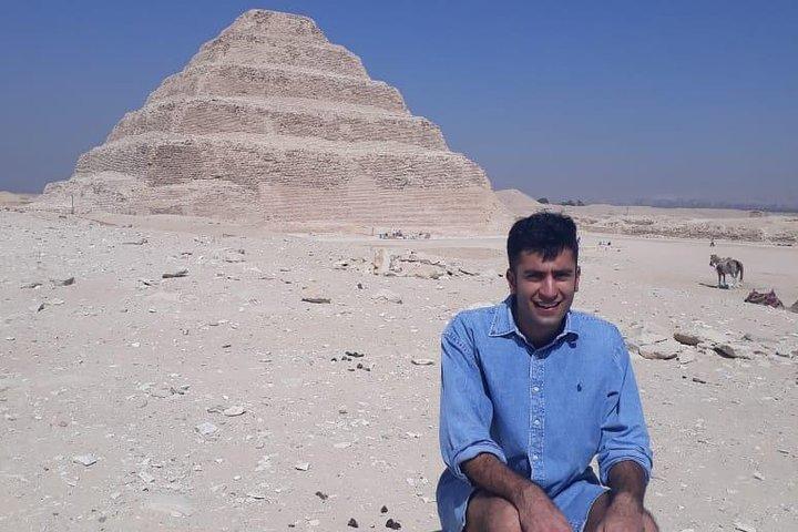 Private Day Tour to Giza and Saqqara with Guide