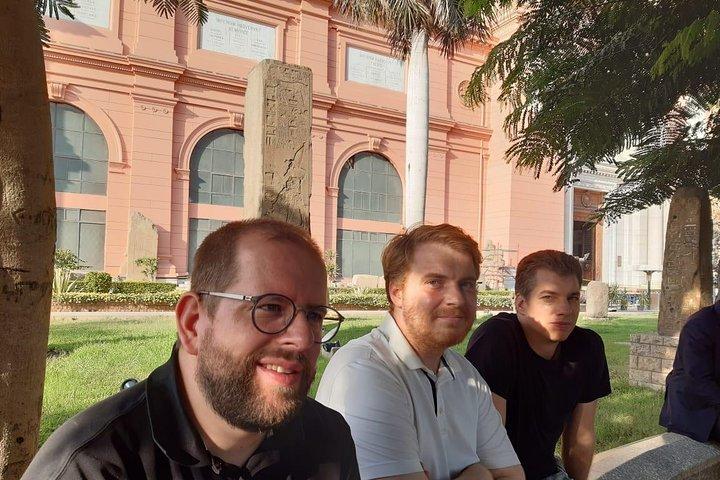 Private Day Tour to Giza Pyramids and Egyptian Museum from Cairo with Guide