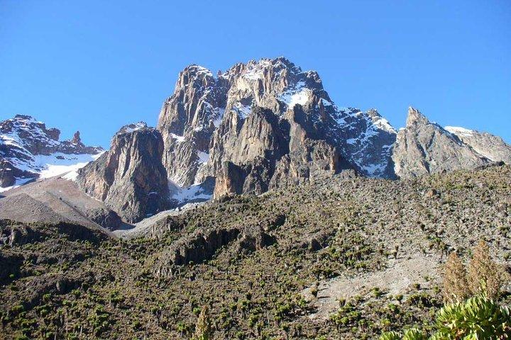 5 Days Mount Kenya Climbing Chogoria Sirimon Route