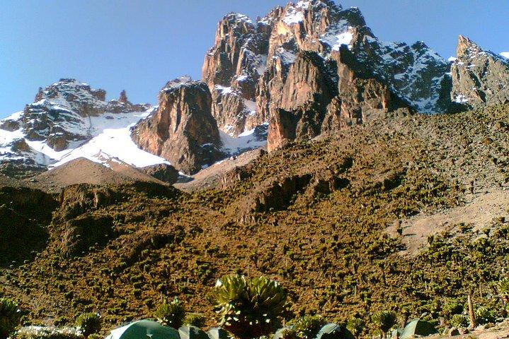 5 Days Mount Kenya Climbing Chogoria Sirimon Route