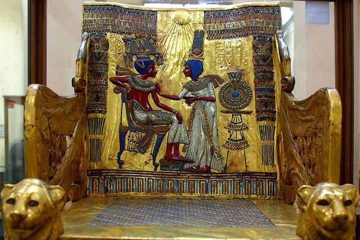 Private tour to Giza Pyramids, Sphinx and Egyptian Museum