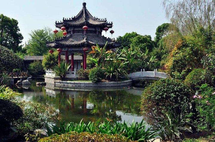 Xiamen Private Customized Day Tour with Old and New Highlights