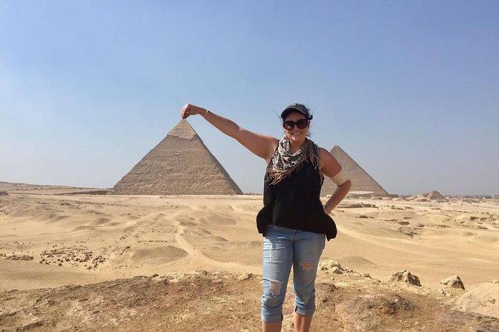 4-hours Private Tour Giza Pyramids ,Sphinx ,Valley Temple Camel Ride and Lunch