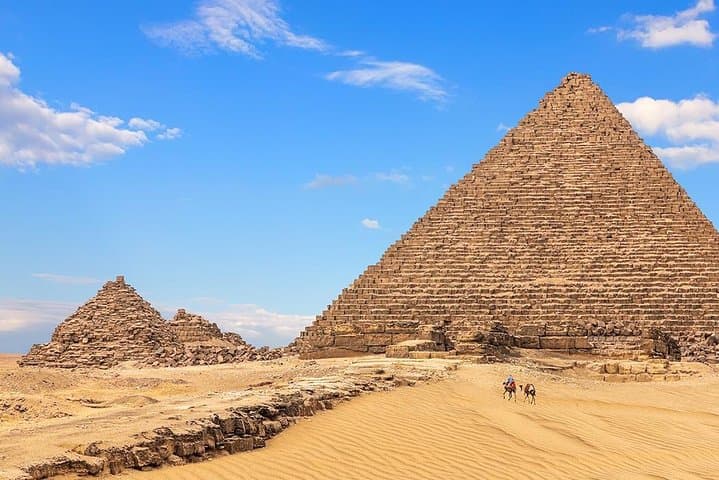 Tour to Pyramids & The Grand Egyptian Museum
