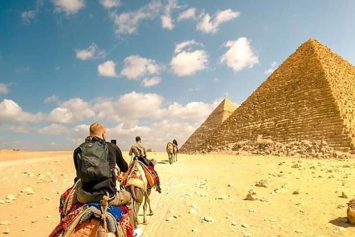 Half day tour to Giza pyramids & the great sphinx with camel ride