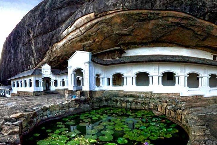 Arrival Transfer : Airport to Dambulla City Hotels