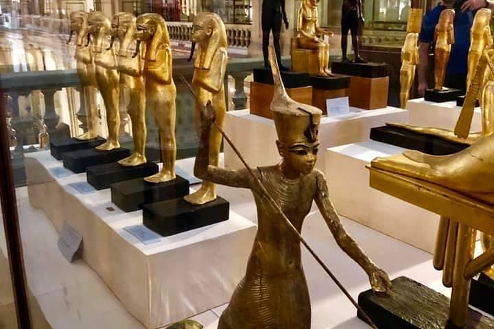 2 Private day tours in Giza pyramids and Cairo city with 2 airport Transfers