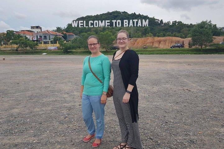 Batam Transport With Female Driver