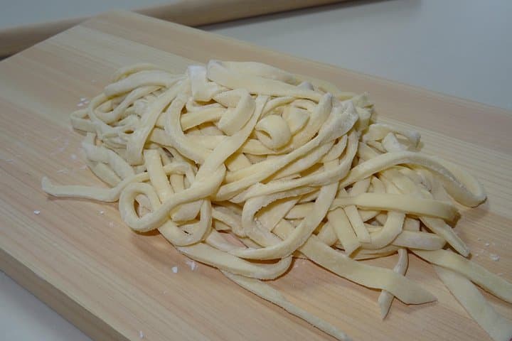 Experience all of Japanese culture and Japanese food experience classes "origami, udon, Japanese food, green tea, calligraphy" in 4 hours