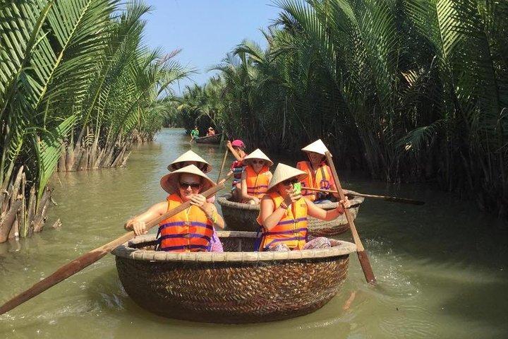 Market Tour , Basket Boat and Cooking Class Hoi An