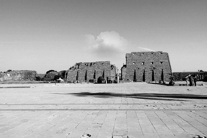 Temple of Medinat Habu and Ramesseum Tour in Luxor