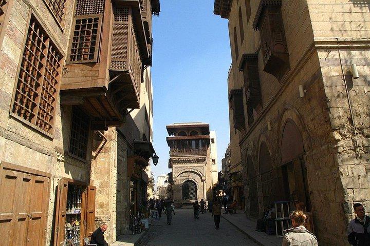 Guide on site Tour To Islamic Cairo & Bazaar