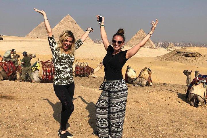 Best guided Tour to Giza Pyramids, GEM and Bazaar