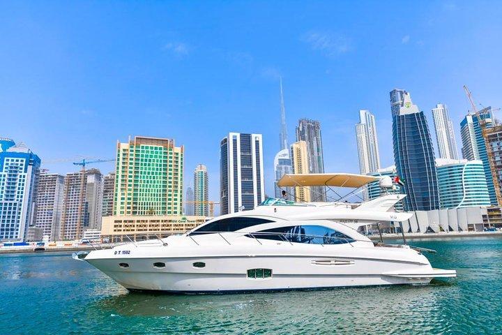 Private Dubai Overnight Stay Aboard Luxury Mini Yacht