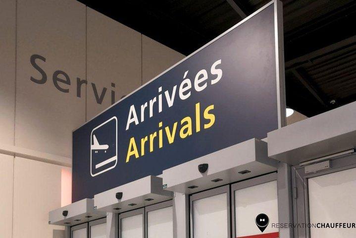Private transfer from Orly Airport to Paris with driver