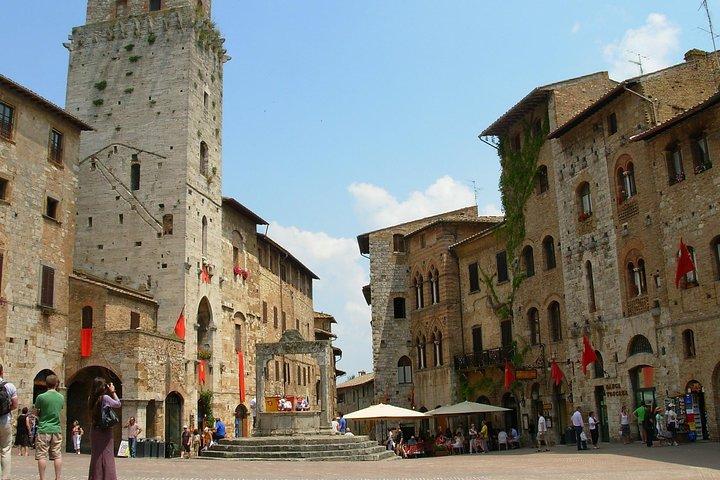 Shore excursion from Livorno to Siena and San Gimignano by private minivan