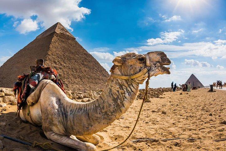 Pyramids Tour and lunch at Cafelluca