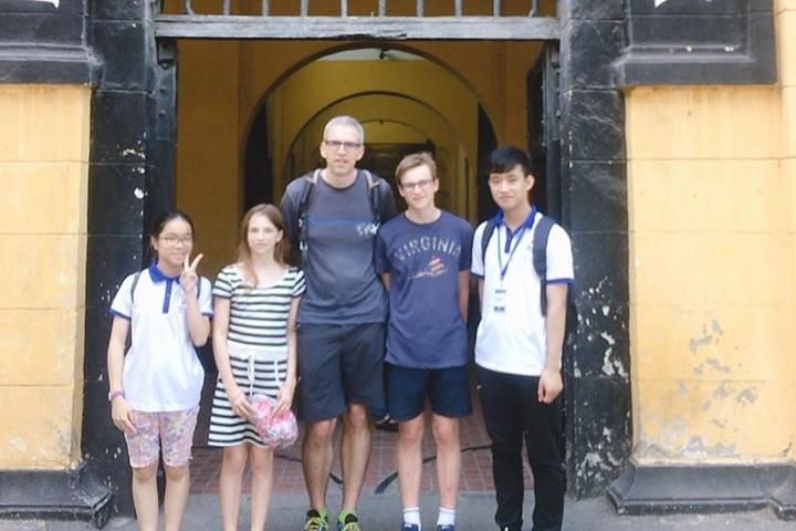 (Private) MUSEUM TOUR in HANOI