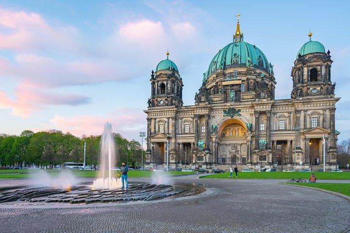Best of Berlin by Car: Private 6-hour Tour with a Vehicle