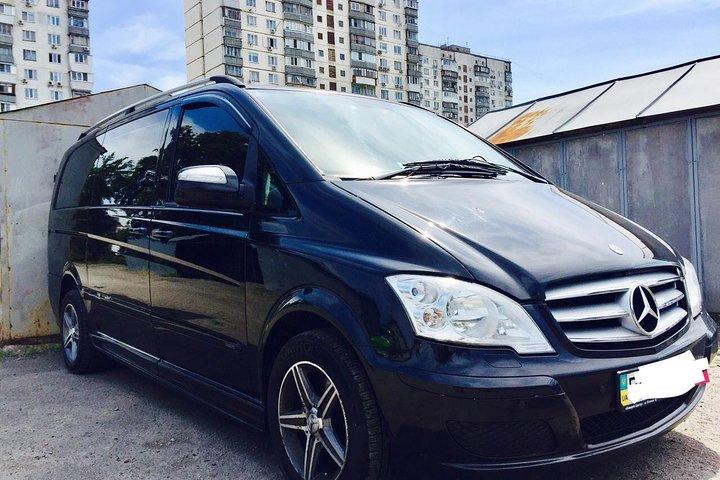 Private Departure Transfer: International Airport Kyiv Zhuliany from Kyiv Hotel