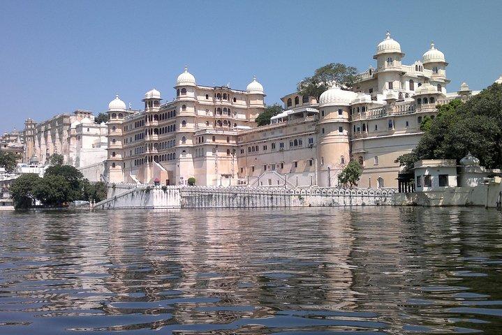 Udaipur local tour with boating