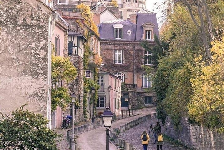 Montmartre Guided Tour with Sacré Cœur Church & City Views