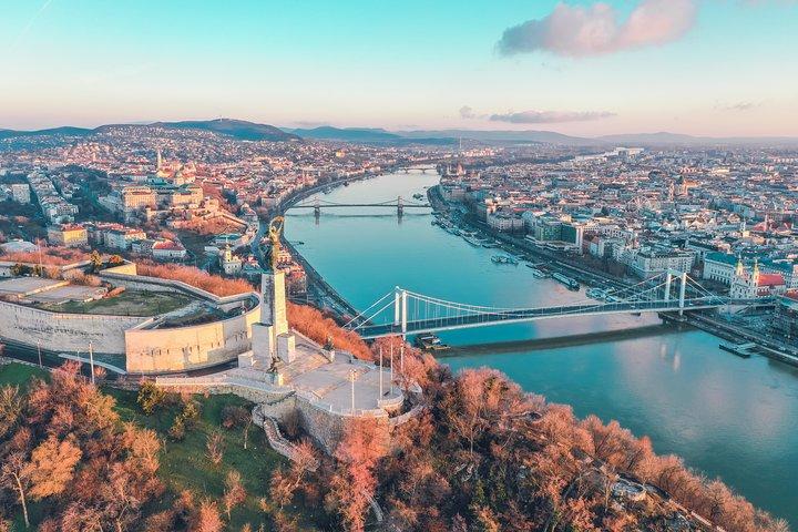 Private Transfer from Vienna to Budapest with 2 hours for sightseeing
