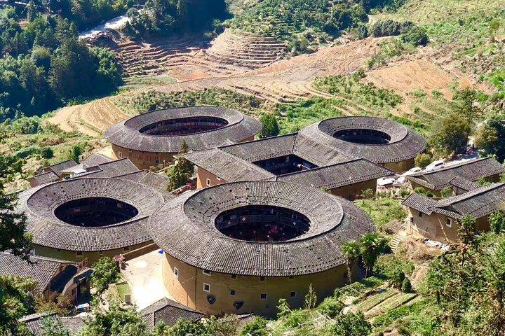 Tour Guide and Car: Private Day Tour to Tianluokeng Tulou and Yunshuiyao Village