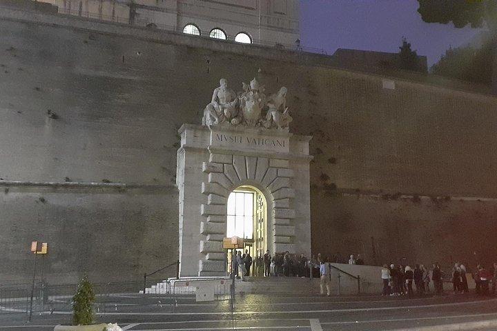 Skip the Line Tour: Vatican Museums, Sistine Chapel & Basilica