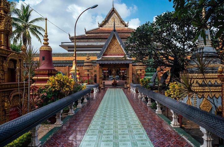 Highlights & Hidden Gems With Locals: Best of Siem Reap Private Tour