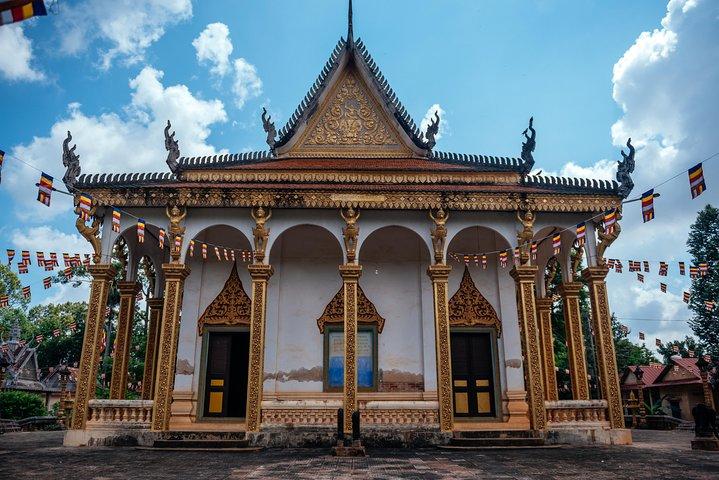 Highlights & Hidden Gems With Locals: Best of Siem Reap Private Tour