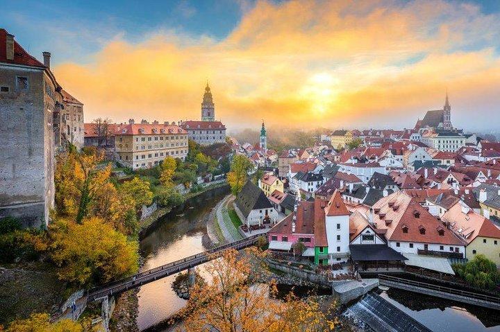 Private Transfer from Prague to Cesky Krumlov, English-speaking driver