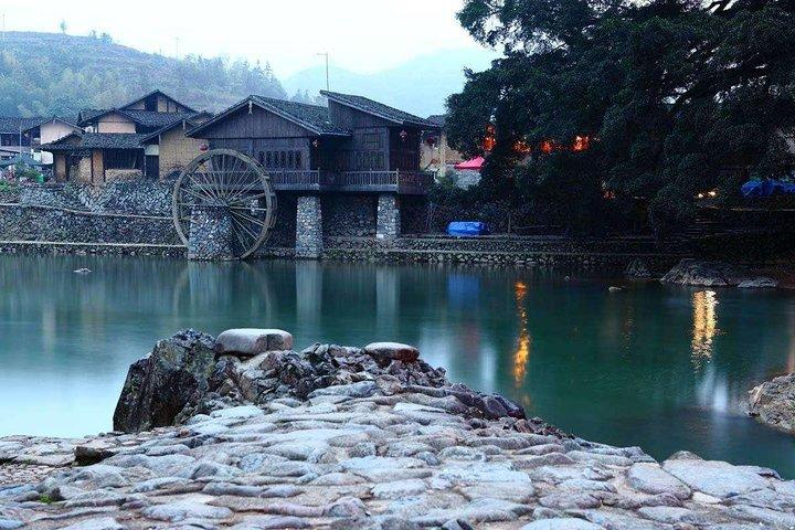 Tour Guide and Car: Private Day Tour to Hongkeng Tulou and Yunshuiyao Village