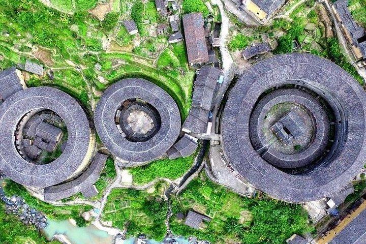 Tour Guide and Car: Private Day Tour to Hongkeng Tulou and Yunshuiyao Village