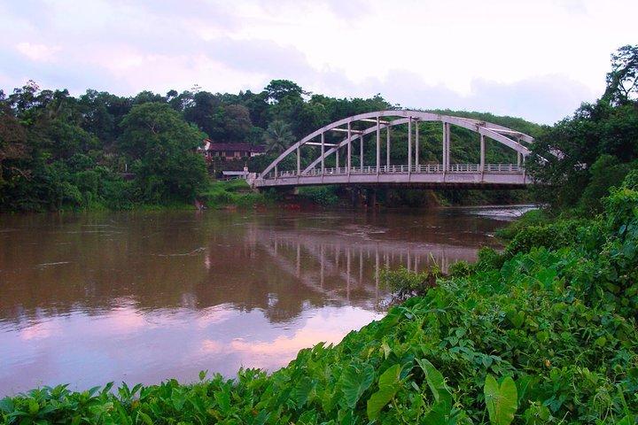 The mystical passage through Black River on a canoe – Rathnapura