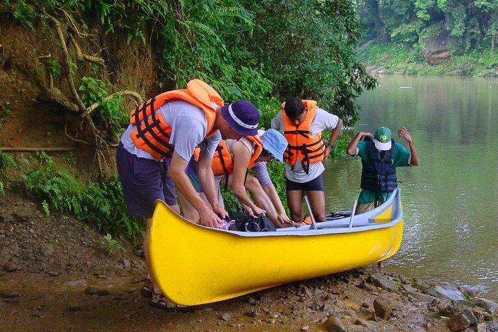 The mystical passage through Black River on a canoe – Rathnapura