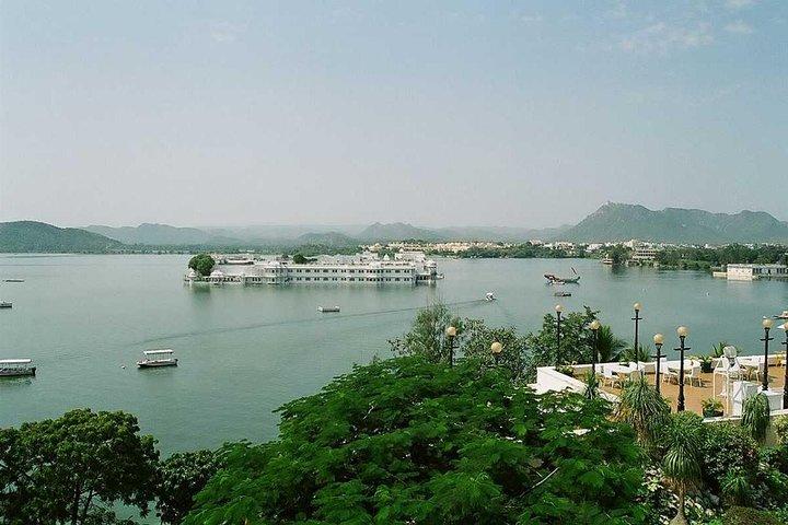 Udaipur local tour with boating