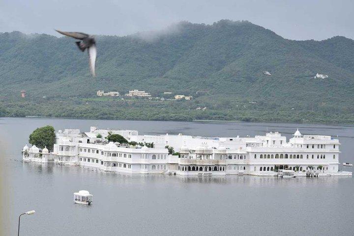 Udaipur local tour with boating