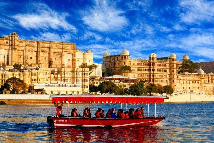 Udaipur local tour with boating