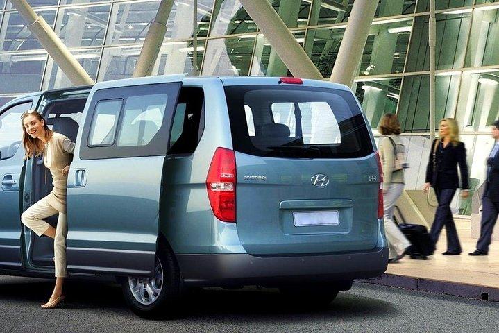 Private Arrival Transfer : Airport to Sigiriya