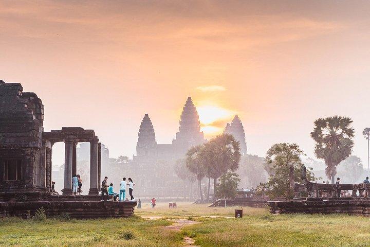 Angkor Wat Small-Group Sunrise Tour from Siem Reap
