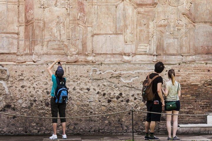 Pompeii 2 hrs private walking tour with an archaeologist-Skip the line included