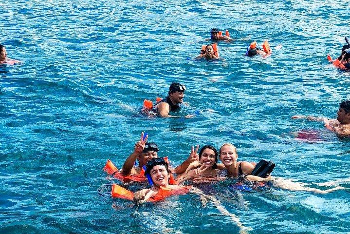 Cancun All Inclusive Catamaran Tour to Isla Mujeres