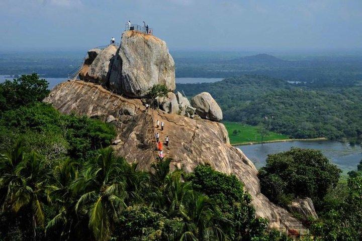 Day Trip to Anuradhapura and Mihinthalaya From Trincomalee