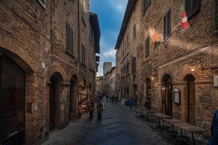 Shore excursion from Livorno to Siena and San Gimignano by private minivan