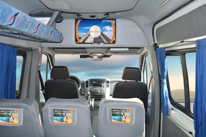 Shared Round-Trip Transfer: Montego Bay International Airport