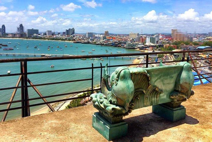 Discovery Pattaya City Tours with Floating Market and Lunch