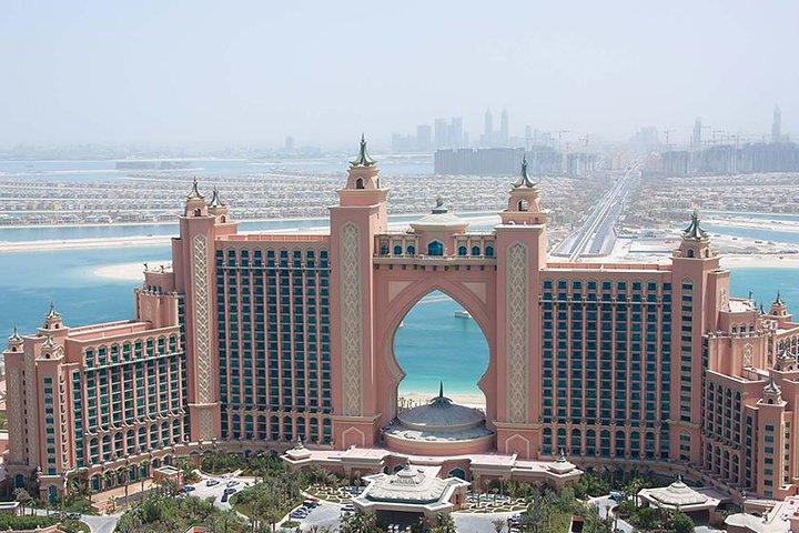 Dubai Personalised Sightseeing Tour in 4x4 Private Vehicle