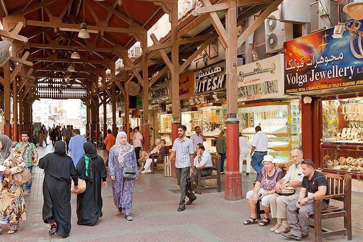 Dubai Personalised Sightseeing Tour in 4x4 Private Vehicle