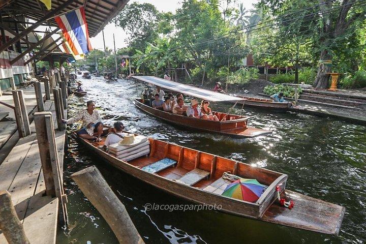 Private Tour: Damnoen Saduak Floating Market and Maeklong Railway Market